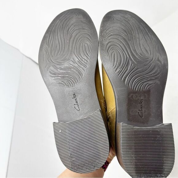 Clarks Brown Leather Ankle Boot Nubuck Leather Size 8.5 - Picture 9 of 9